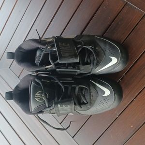 Men's Nike football cleats size 8